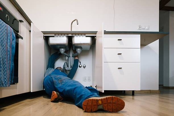 Professional Emergency Plumber technician working in Manheim, PA